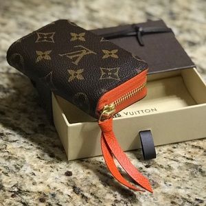 Authentic Louis Vuitton Zippy Multicartes